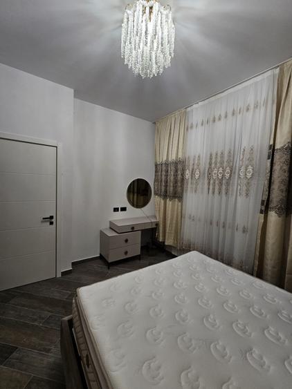 Casă individuală cu 7 camere cu Canalizare în Faleza Nord