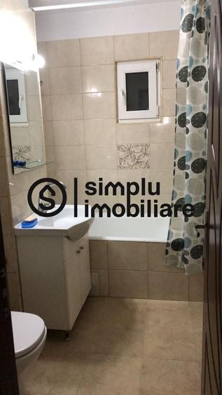 Apartament cu 3 camere decomandat în Sărari