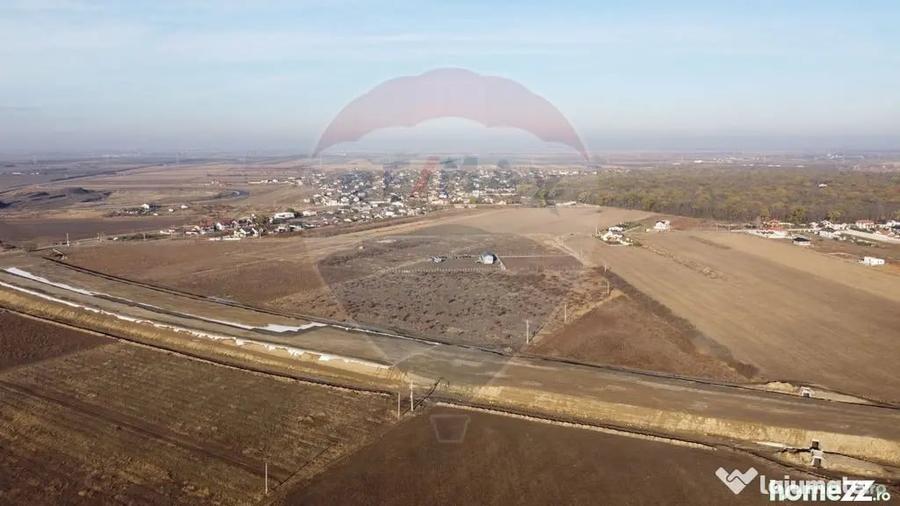 Teren de 2464 mp, în Central