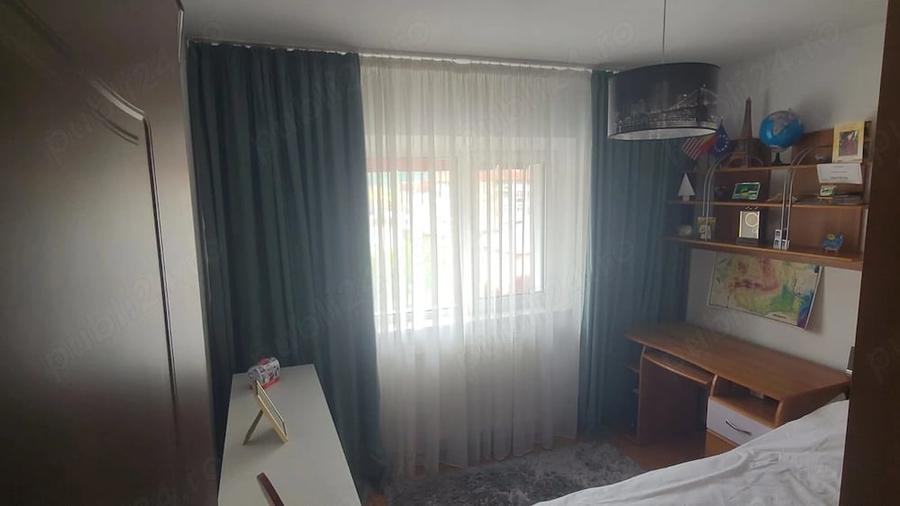 Apartament cu 3 camere decomandat în Central