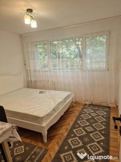 Apartament cu 2 camere decomandat în Drumul Taberei