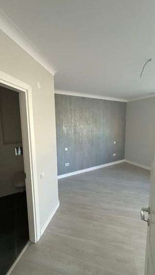 Apartament cu 3 camere decomandat în 1 Decembrie