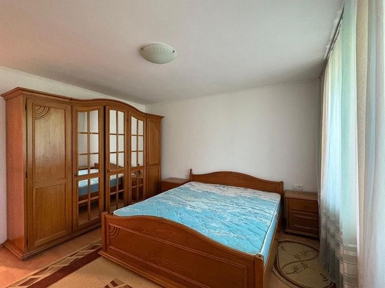 Apartament cu 4 camere decomandat în Central