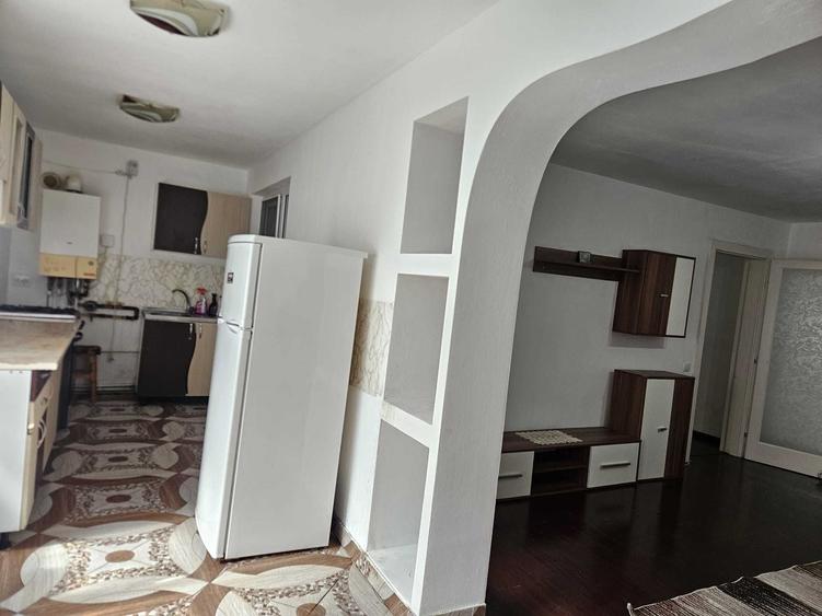 Apartament cu 2 camere semidecomandat în Micro 4