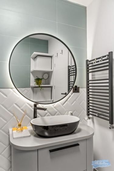 Apartament cu 4 camere decomandat în Băneasa