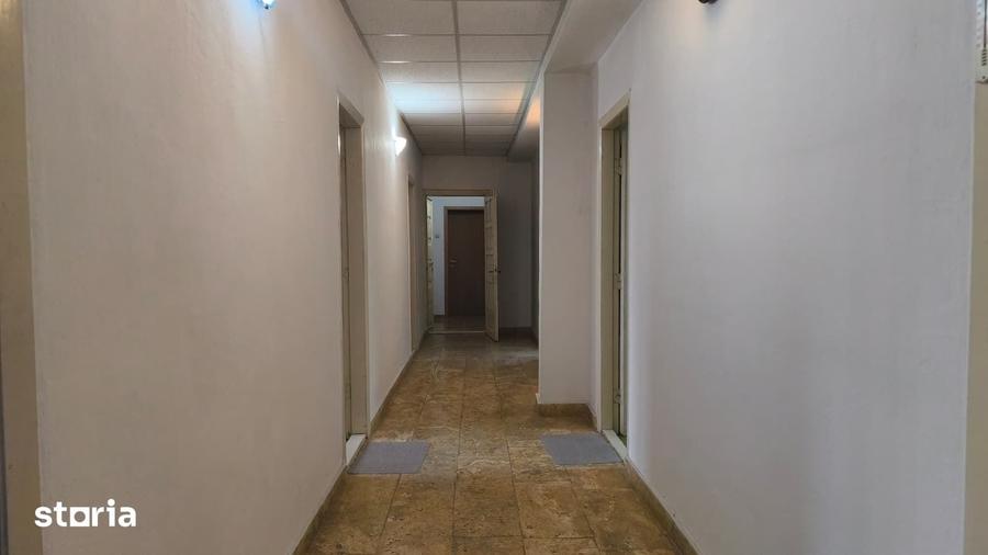 Spațiu comercial, de 30 mp, în Central