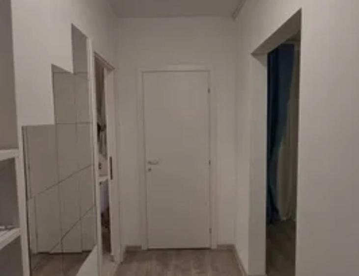 Apartament cu 2 camere semidecomandat în 1 Mai
