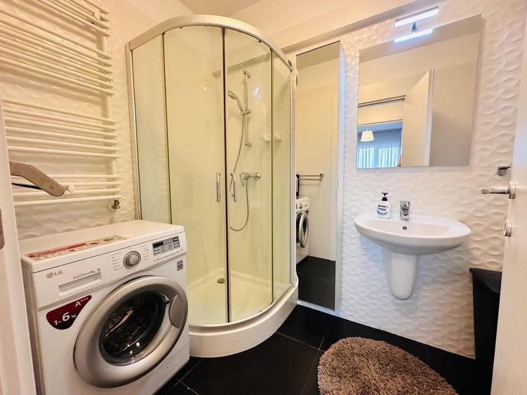 Apartament cu 3 camere semidecomandat, mobilat în Străulești