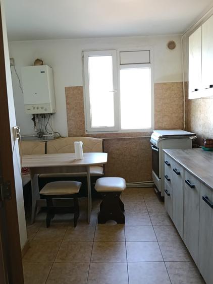 Apartament cu 3 camere decomandat în 1 Decembrie 1918