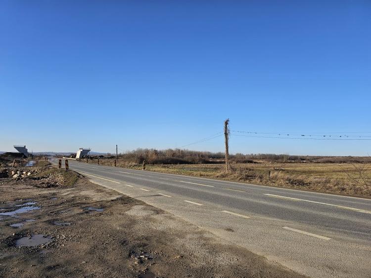 Teren Construcții extravilan de 49933 mp, în Beiuș