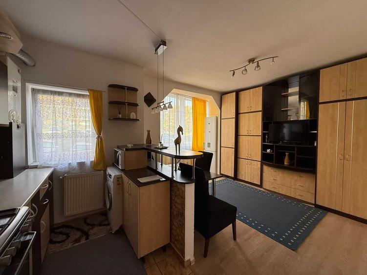 Apartament cu 2 camere decomandat în Exterior Vest