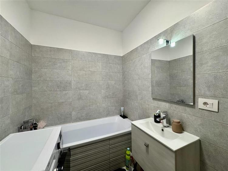 Apartament cu 2 camere decomandat, mobilat în Est