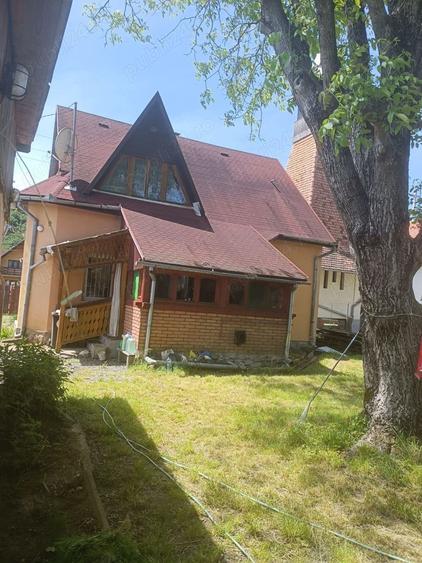 Casă cu 4 camere cu Teren 1300 Mp în Central