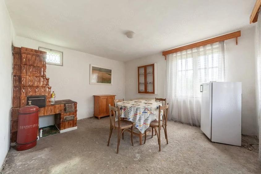 Casă cu 5 camere cu Teren 1093 Mp în Domnești