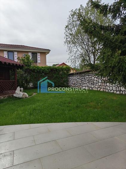 Casă individuală cu 6 camere cu Canalizare în Dumbrăvița