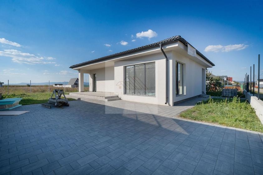Casă individuală cu 4 camere cu Canalizare în Sânpetru