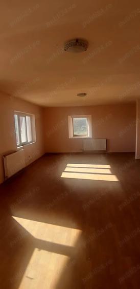 Casă cu 5 camere cu Teren 1000 Mp în Central