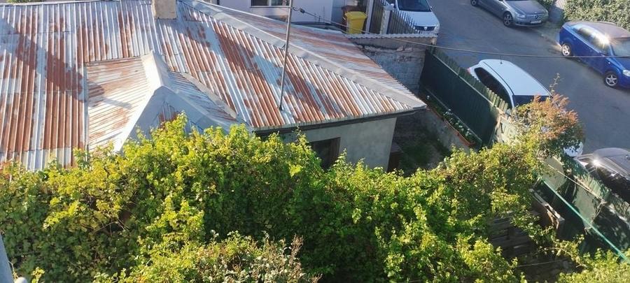 Casă cu 3 camere în Central