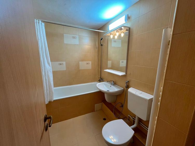 Apartament cu 2 camere decomandat în Zorilor