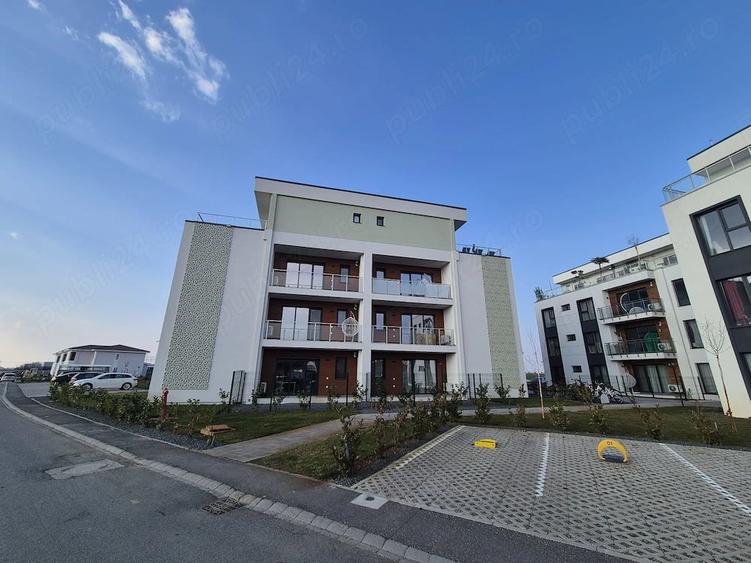 Apartament cu 4 camere semidecomandat în Micălaca