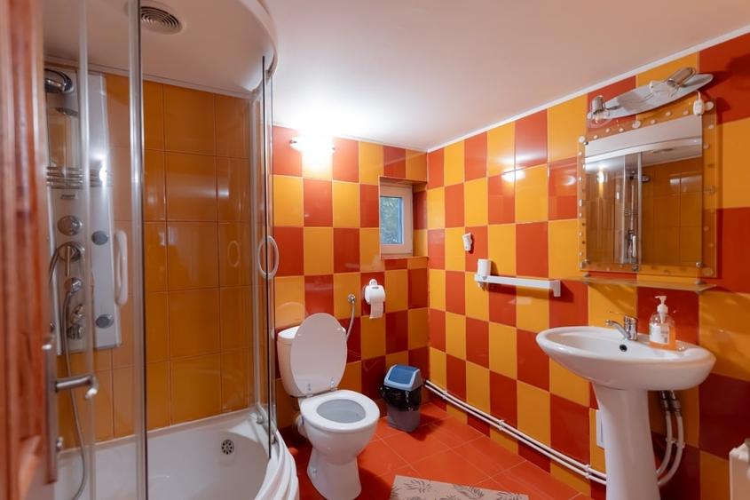 Casă individuală cu 5 camere cu Canalizare în Central
