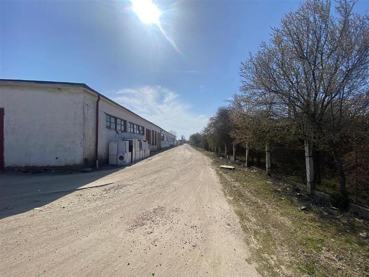 Spațiu industrial, în Est