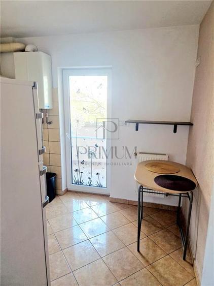 Apartament cu 3 camere decomandat, mobilat în Lunei