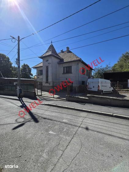 Casă cu 5 camere cu Teren 785 Mp în Central