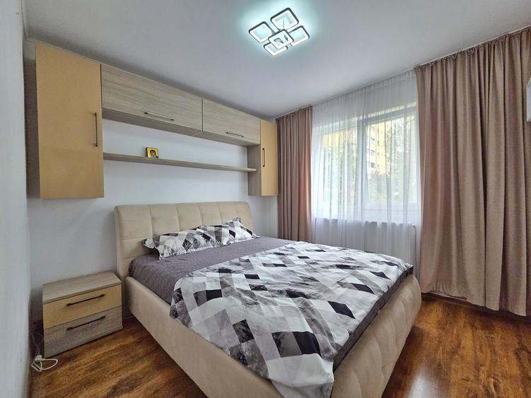 Apartament cu 3 camere semidecomandat, mobilat în Dacia