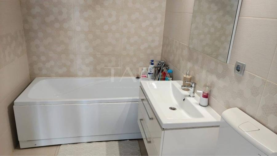 Apartament cu 3 camere decomandat în Baciu