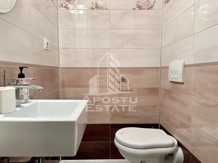 Apartament cu 3 camere decomandat, mobilat în Neptun