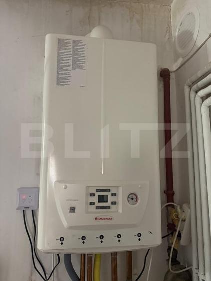 Casă individuală cu 6 camere cu Canalizare în Sud
