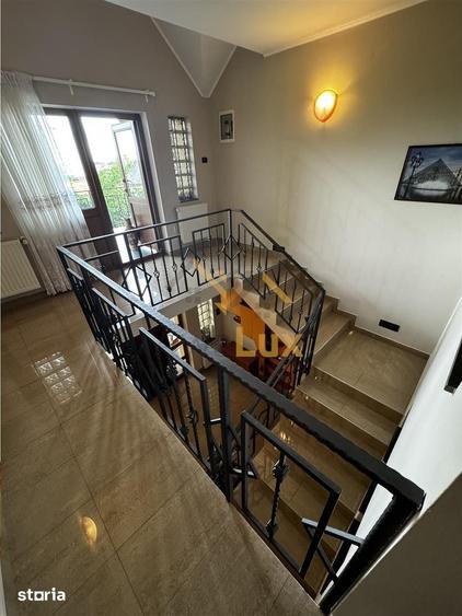 Casă cu 7 camere cu Teren 1800 Mp în Săsar