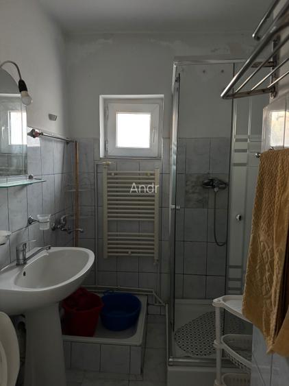 Apartament cu 2 camere decomandat în Petros