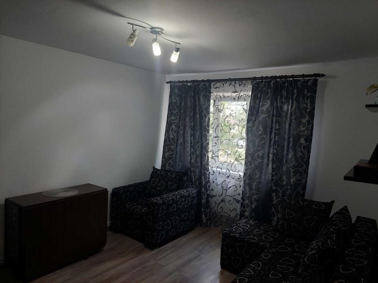 Apartament cu 2 camere decomandat în Exterior Vest