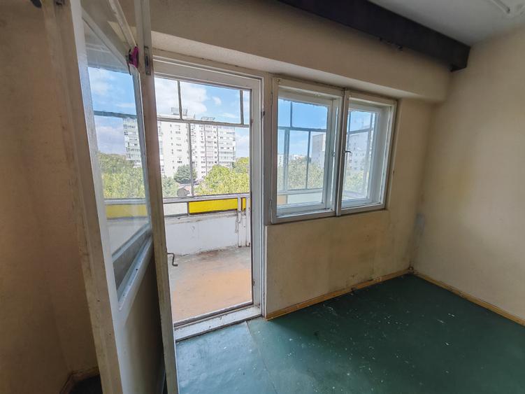 Apartament cu 3 camere decomandat în Faleza Nord