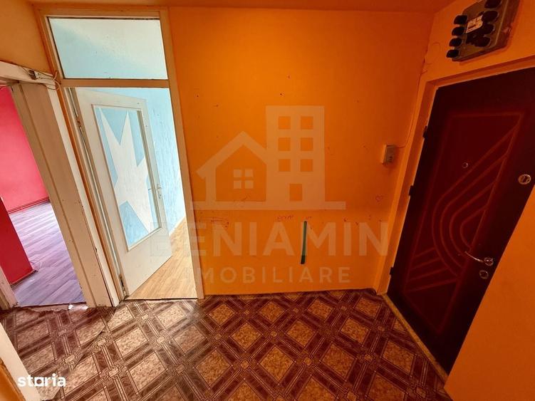 Apartament cu 4 camere decomandat în Astra