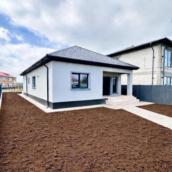 Casă cu 3 camere cu Teren 450 Mp în Cumpăna