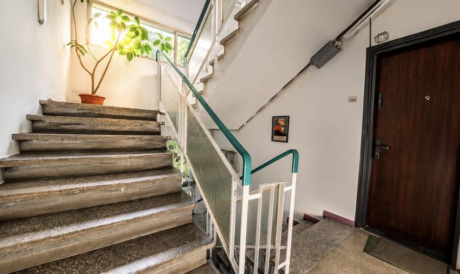 Apartament cu 3 camere decomandat, mobilat în Drumul Taberei