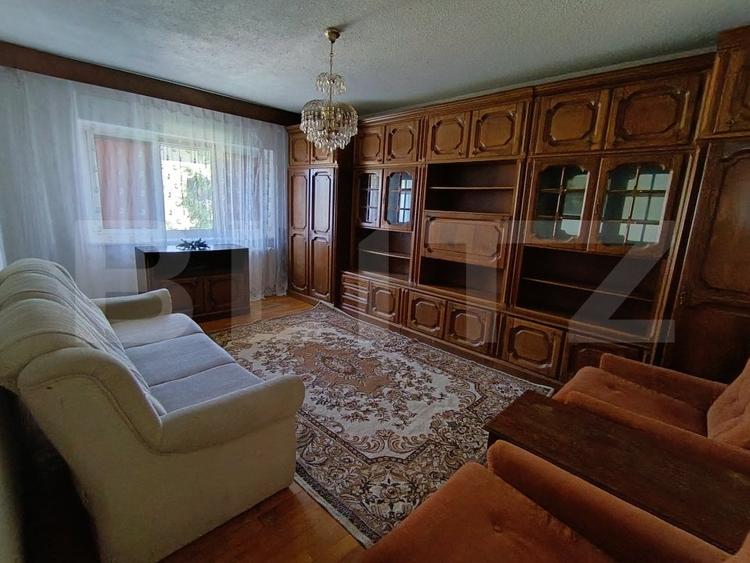 Apartament cu 3 camere decomandat, mobilat în Nord-Est