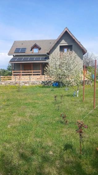 Casă cu Teren 2800 Mp în Aldeni
