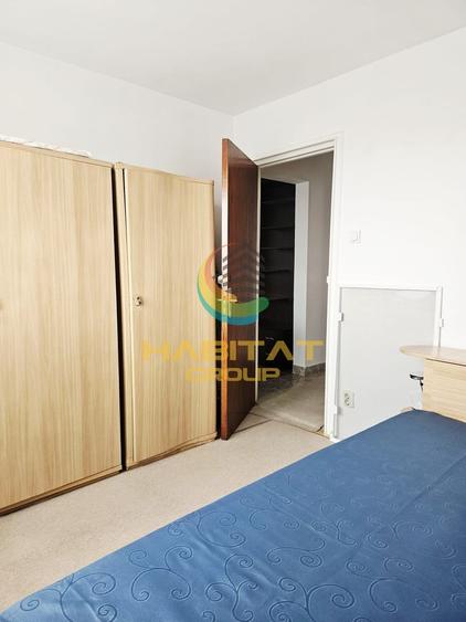 Apartament cu 3 camere semidecomandat în Berceni
