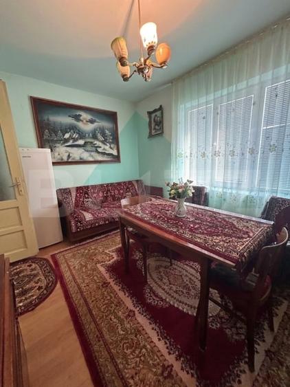 Casă individuală cu 6 camere cu Canalizare în Sud-Vest