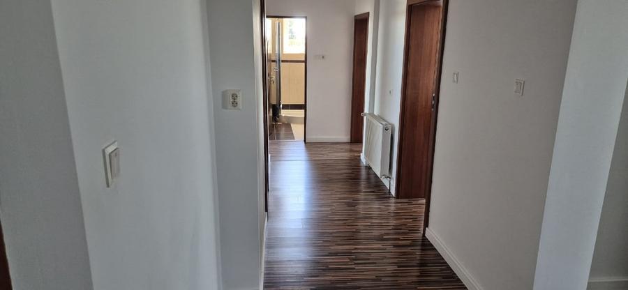 Apartament cu 4 camere decomandat, mobilat în Odobescu