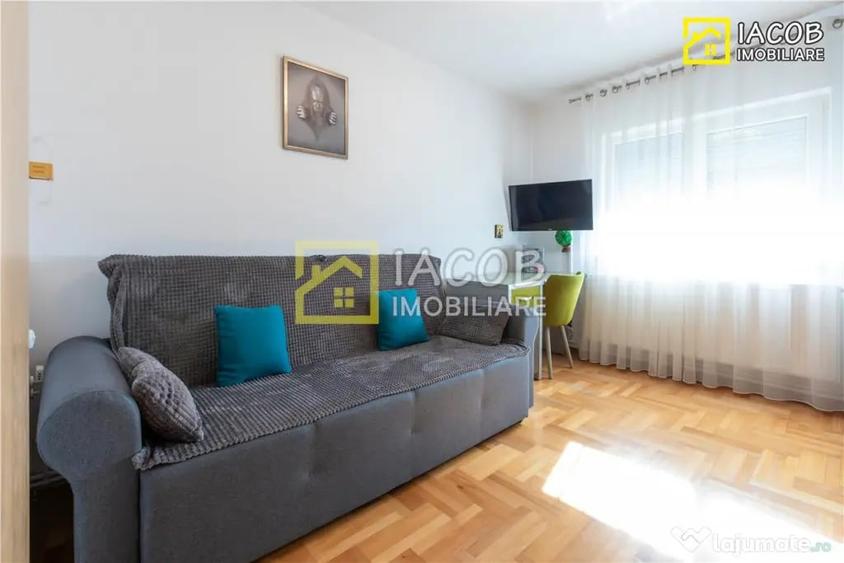 Apartament cu 3 camere decomandat în Central