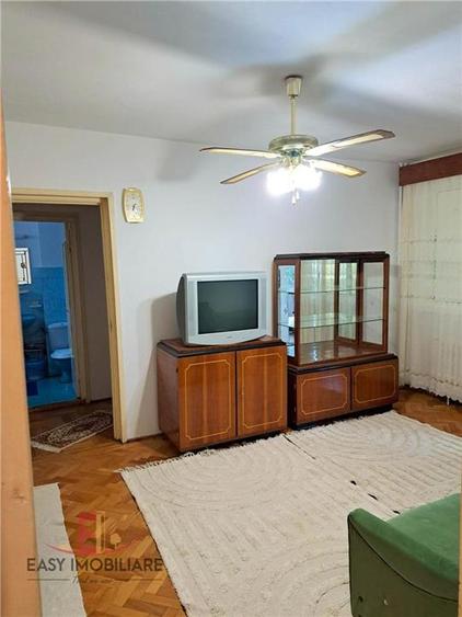 Apartament cu 2 camere semidecomandat în 7 Noiembrie