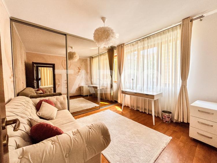Apartament cu 3 camere semidecomandat, mobilat în Europa