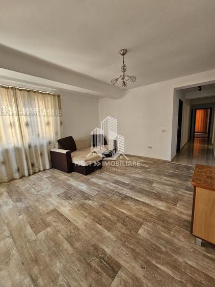 Apartament cu 3 camere decomandat, mobilat în Nord