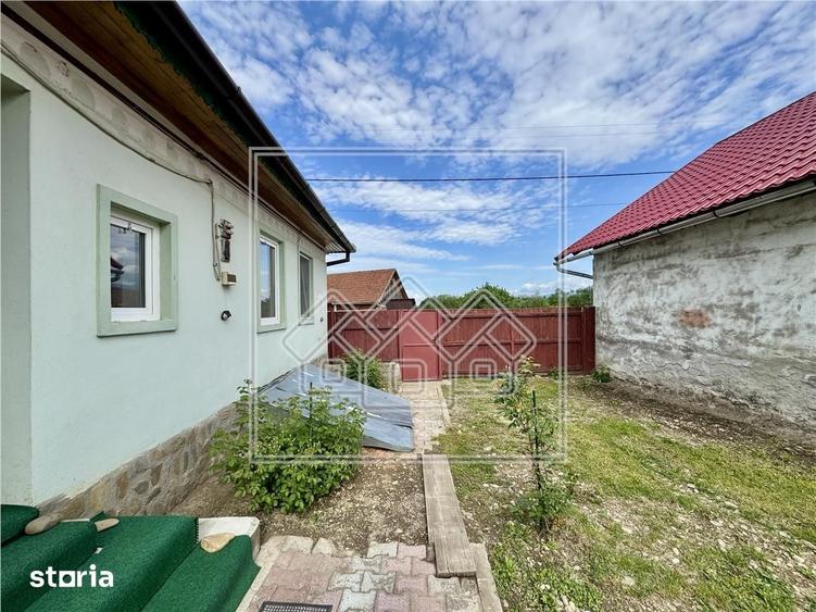 Casă cu 2 camere cu Teren 868 Mp în Arpașu de Jos