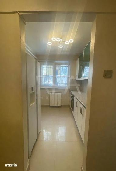 Apartament cu 3 camere semidecomandat în Pajura